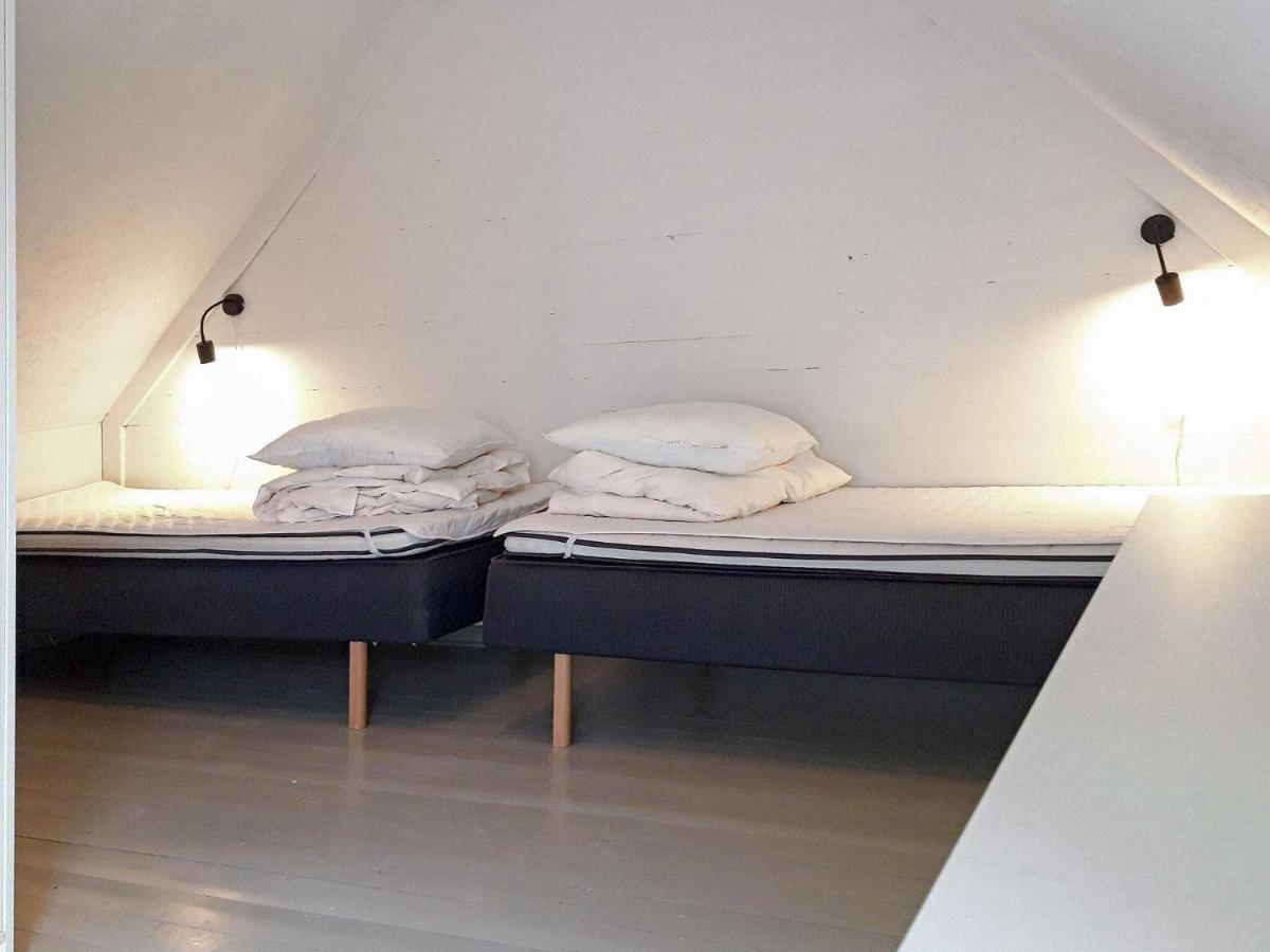 4 Person Holiday Home In Bandholm Екстер'єр фото