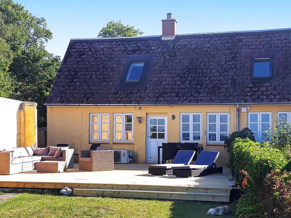 4 Person Holiday Home In Bandholm Екстер'єр фото